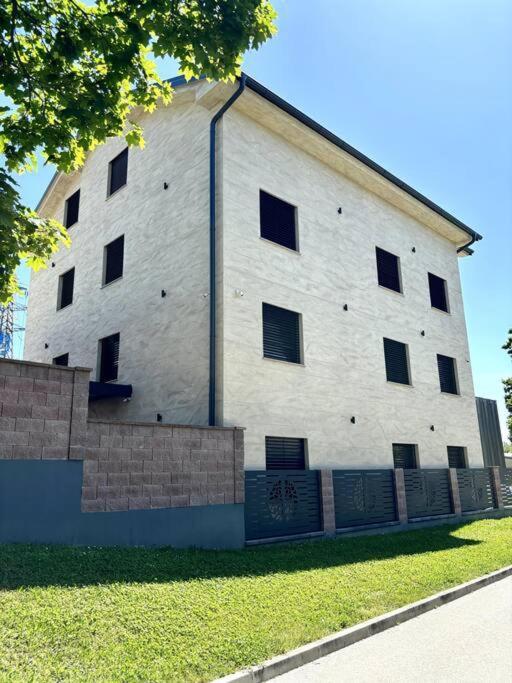 Vila Moste 2 - Free Parking & Pool, Ev Station Ljubljana Ngoại thất bức ảnh